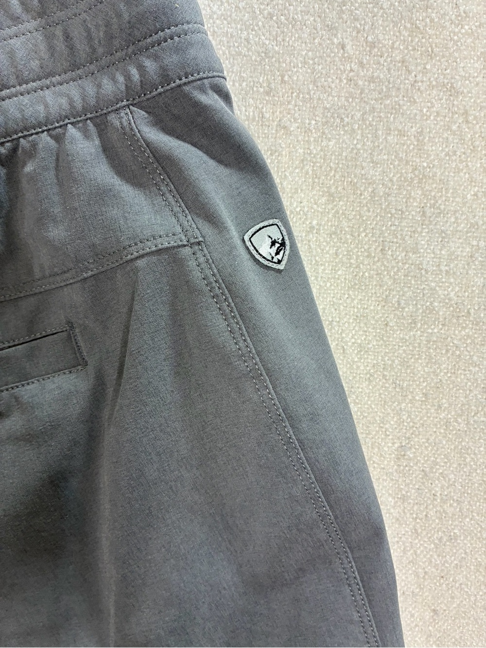 Kuhl Women’s XL Gray Stretch Hiking Shorts Zip Pockets Outdoor Athletic - Picture 9 of 9